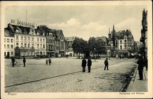 Ak Mayen in der Eifel, Marktplatz, Rathaus