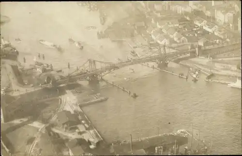 Foto Ak Wilhelmshaven in Niedersachsen, Hafen, Brücke, Vogelschau