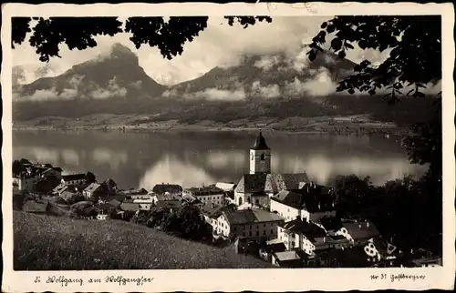 Ak St. Wolfgang im Salzkammergut Oberösterreich, Teilansicht des Ortes, Kirche