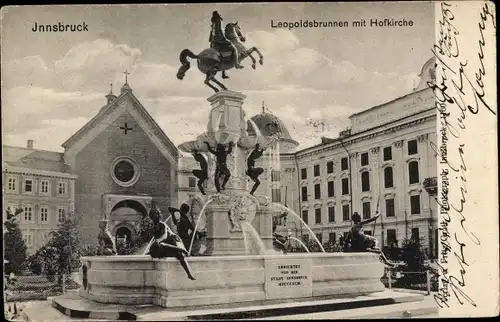 Ak Innsbruck in Tirol, Leopoldsbrunnen, Hofkirche