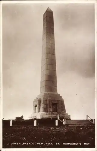 Foto Ak St Margaret’s at Cliffe Kent, Dover Patrol Memorial, Saint Margarets Bay