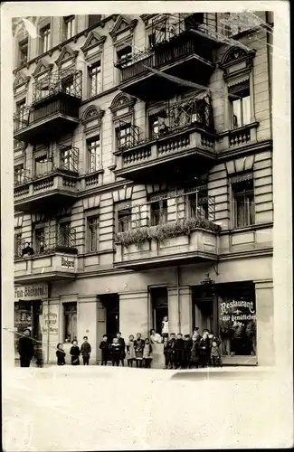 Foto Ak um 1914, Berlin Wedding, Willdenowstraße 29, Bäckerei, Restaurant