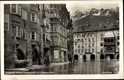 Ak Innsbruck in Tirol, Herzog Friedrichstraße mit Goldenem Dachl