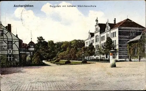 Ak Aschersleben im Salzlandkreis, Burgplatz, Mädchenschule
