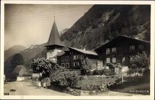 Ak Meiringen Kanton Bern Schweiz, Ortspartie, Kirche