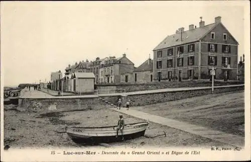 Ak Luc sur Mer Calvados, Descente du Grand Orient, Digue de l'Est