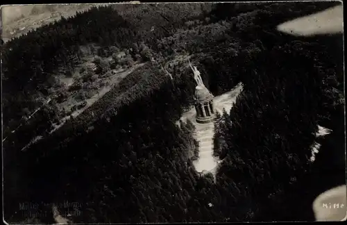 Foto Ak Detmold in Nordrhein Westfalen, Hermannsdenkmal, Fliegeraufnahme