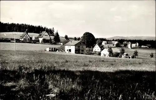 Ak Neudorf Luhe Wildenau in der Oberpfalz, Schule, Gesamtansicht