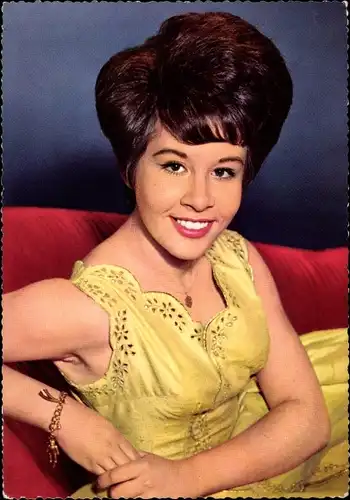 Ak Sängerin Helen Shapiro, Portrait, Gestern Nachmittag