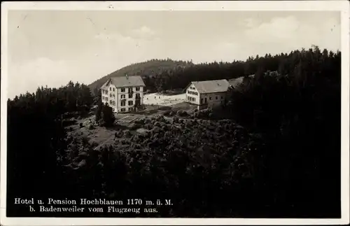 Ak Badenweiler im Schwarzwald, Pension Hochblauen, Fliegeraufnahme