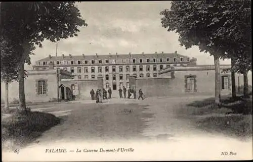 Ak Falaise Calvados, La Caserne Dumont d'Urville