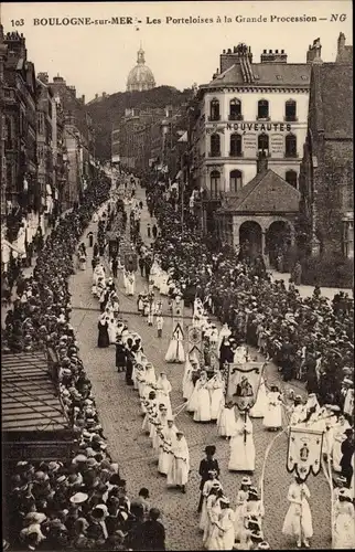 Ak Boulogne sur Mer Pas de Calais, Les Porteloises a la Grande Procession