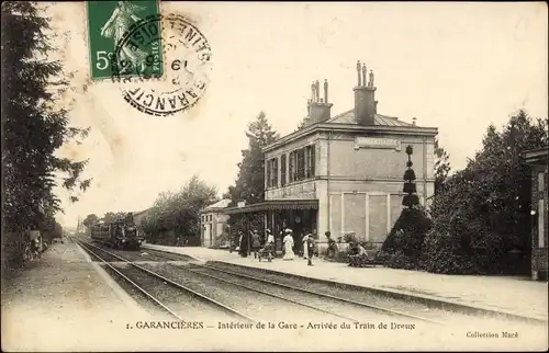 Ak Garancieres Yvelines, Interieur de la Gare, Arrivee du Train de Dreux