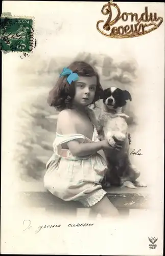 Ak Mädchen mit Terrier, Hund