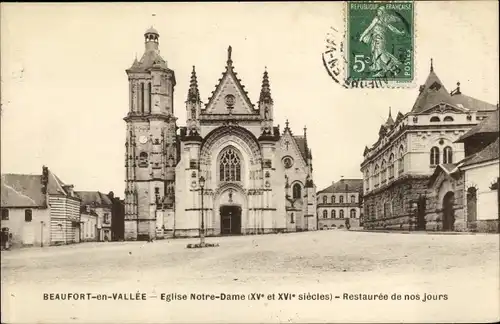 Ak Beaufort en Vallee Beaufort en Anjou Maine et Loire, L'Eglise Notre Dame