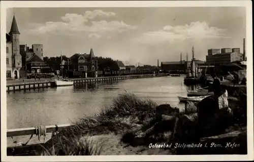 Ak Ustka Stolpmünde Pommern, Hafenpartie