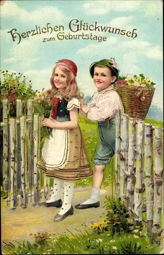 Ak Glückwunsch Geburtstag, Junge und Mädchen mit Blumen