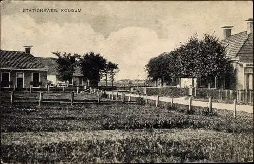 Ak Koudum Friesland Niederlande, Stationsweg