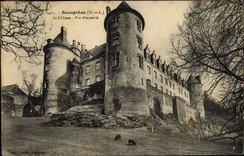 Ak Beaupréau Maine et Loire, Le Chateau, Vue d'ensemble