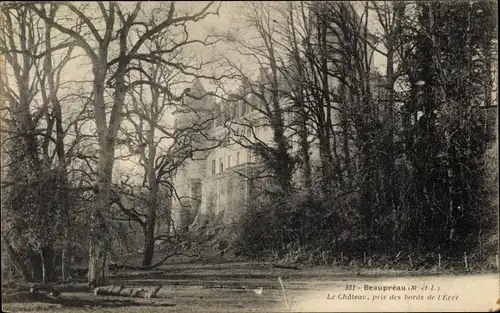 Ak Beaupréau Maine et Loire, Le Chateau, pris des brods de l'Evre