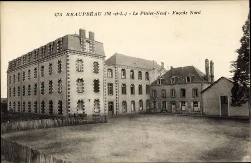 Ak Beaupréau Maine et Loire, Le Pinier Neuf, Facade Nord