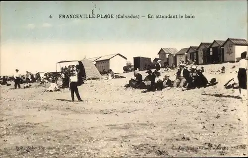 Ak Franceville Plage Calvados, En attendant le bain