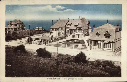 Ak Franceville Calvados, Un groupe de villas