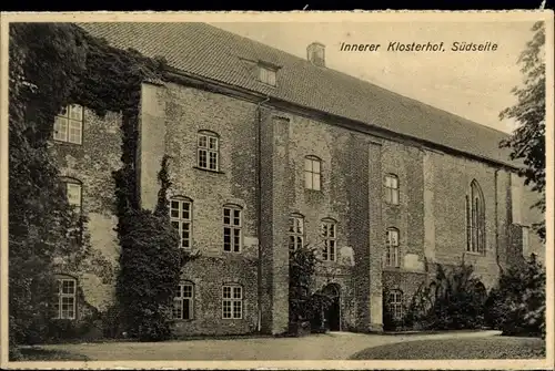 Ak Cismar Grömitz in Holstein, Landesjugendheim im alten Kloster, innerer Klosterhof