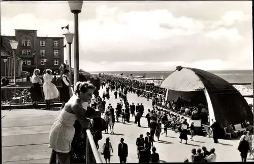 Ak Westerland auf Sylt, Kurpromenade mit Kurstrand, Musikpavillon