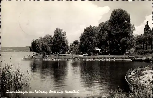 Ak Unteruhldingen Uhldingen Mühlhofen am Bodensee, Blick zum Strandbad