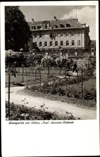 Ak Insel Mainau im Bodensee, Rosengarten mit Schloss