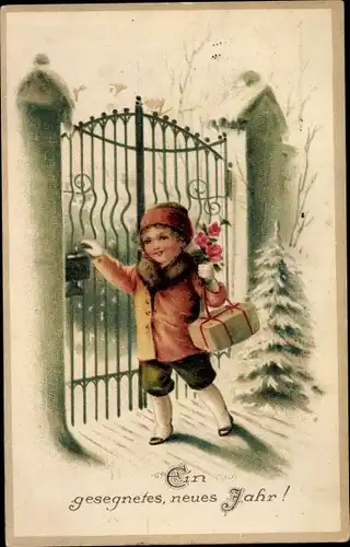 Ak Glückwunsch Neujahr, Kind mit Geschenk und Blumen am Tor