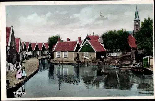 Ak Volendam Nordholland Niederlande, Flusspartie, Häuser