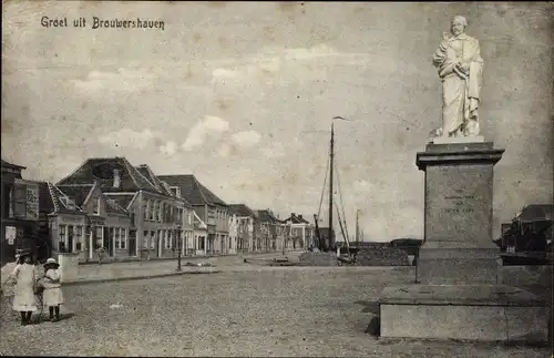 Ak Brouwershaven Zeeland, Platz, Denkmal, Passanten