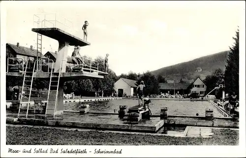 Ak Bad Salzdetfurth, Blick ins Schwimmbad, Sprungturm