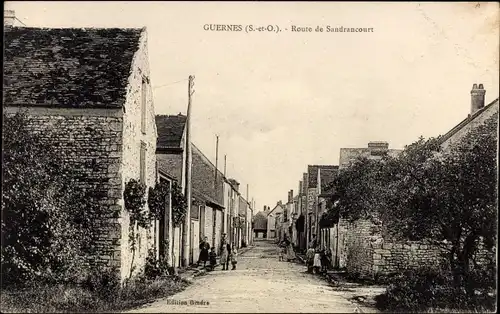 Ak Guernes Yvelines, Route de Sandrancourt