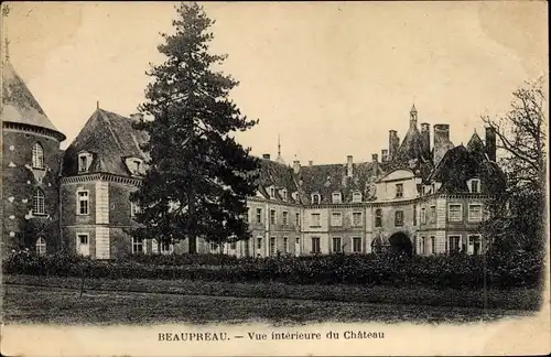Ak Beaupréau Maine et Loire, Vue interieure du Chateau