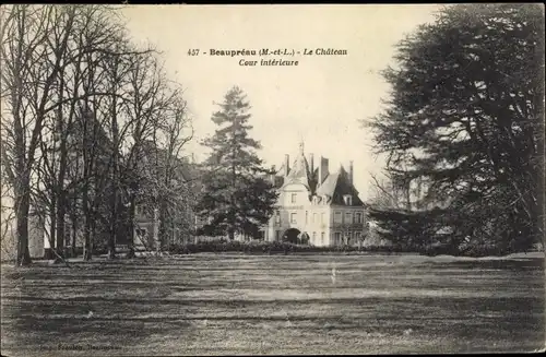 Ak Beaupréau Maine et Loire, Le Chateau, Cour interieure