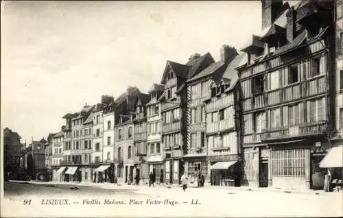 Ak Lisieux Calvados, Vieilles Maisons, Place Victor Hugo