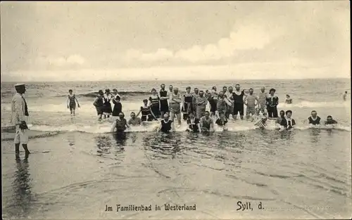 Ak Westerland auf Sylt, Im Familienbad, Gruppenbild im Meer