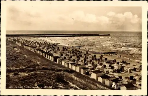 Ak Ustka Stolpmünde Pommern, Strand, Strandkörbe