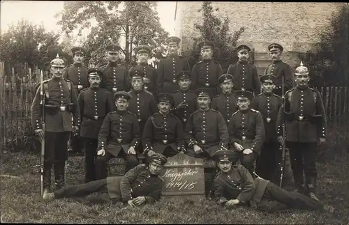 Foto Ak Deutsche Soldaten in Uniformen, Gruppenaufnahme, I WK