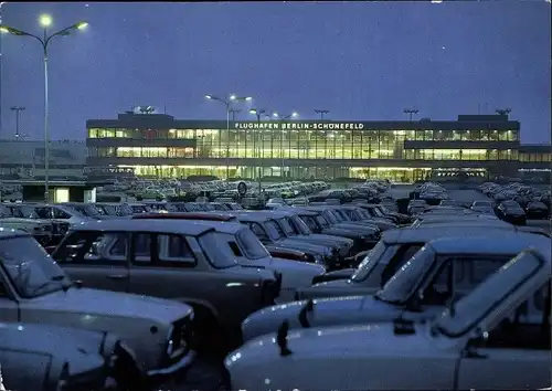 Ak Schönefeld bei Berlin, Flughafen, Interflug, Parkplatz, Trabant