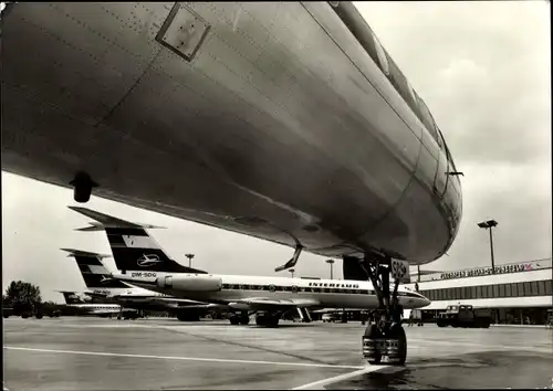 Ak Schönefeld bei Berlin, Zentralflughafen, Tupolev TU 134 A, Passagierflugzeuge, Interflug