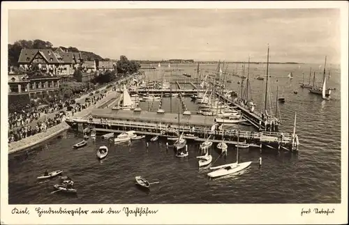 Foto Ak Kiel, Bootsanlegestelle, Yachthafen, Hindenburgufer