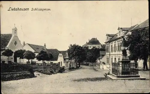 Ak Liebshausen im Hunsrück, Schlossgasse, Denkmal
