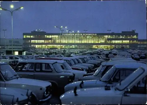 Ak Schönefeld bei Berlin, Flughafen, Interflug, Parkplatz, Trabant