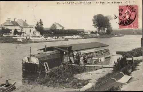 Ak Château Thierry Aisne, Au bord de la Marne