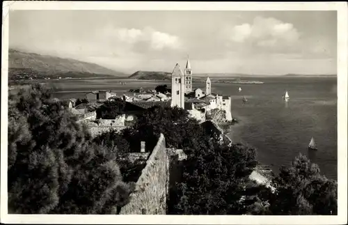 Foto Ak Rab Kroatien, Teilansicht der Stadt, Türme