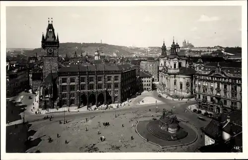 Ak Prag, Altstädter Ring, Rathaus, Denkmal, Passanten